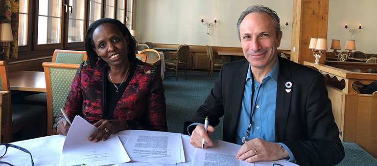 Agnes Kalibata and Lawrence Haddad sign MOU at Davos 2019