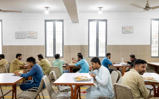 men eating