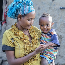A mother with her child in Ethiopia